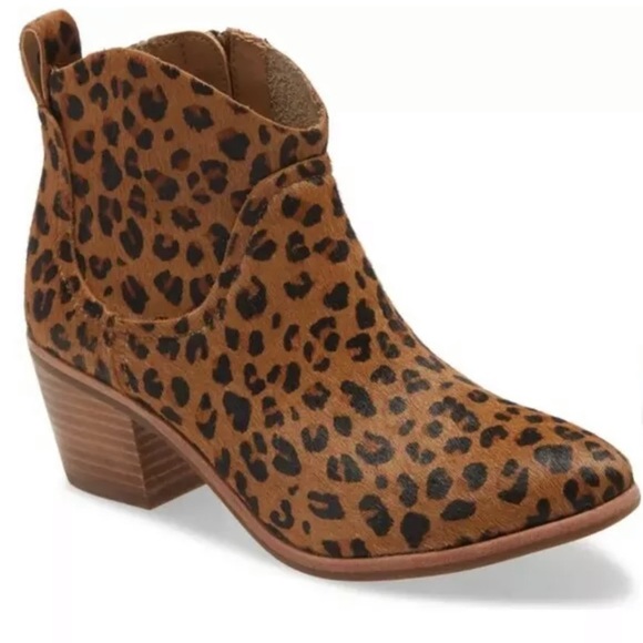UGG Shoes - NEW IN BOX UGG Australia Kingsburg Leopard Calf Hair Ankle Bootie Boots U.S 7